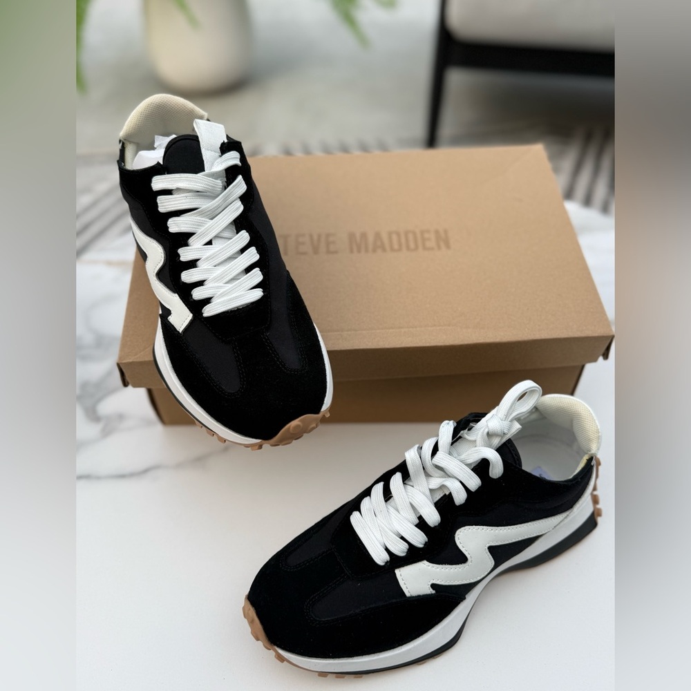 Steve Madden Campo Sneakers NIB 9.5
